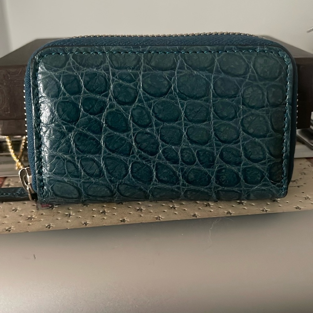 🔥Sale Gucci Turquoise Crocodile Embossed Zippy Card Holder - Picture 5 of 10